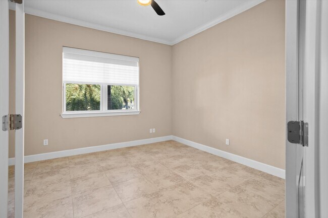 Building Photo - 5912 Anchorage Way S