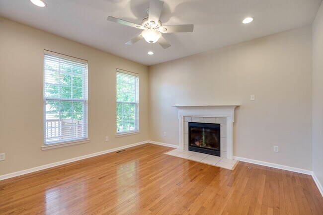 Building Photo - 3594 Armada Dr