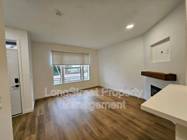 Building Photo - 11987 SW Horizon Blvd