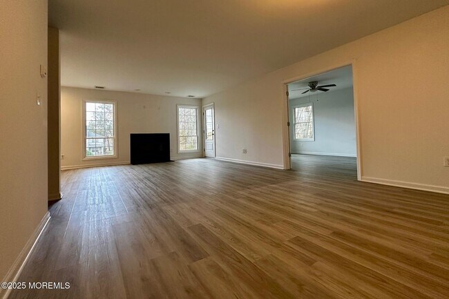 Building Photo - 373 Yorkshire Pl