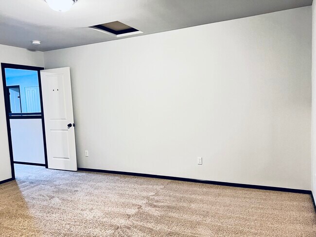 Building Photo - 5815 148th Pl NE