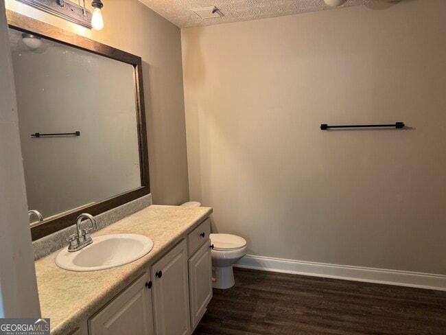 Building Photo - 222 Tara Commons Dr