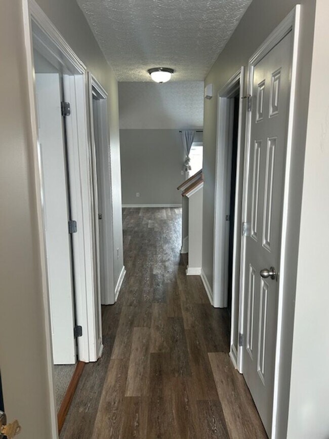 Building Photo - Tates Creek Village. 1st Floor Master BR!  260204