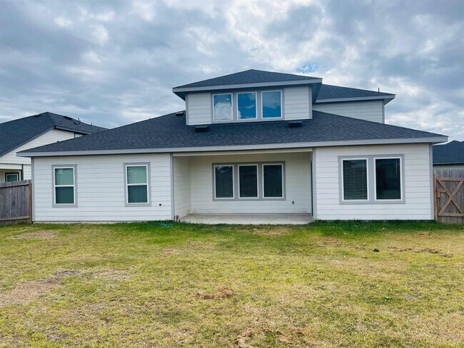 Building Photo - 7403 Cyn Strm St