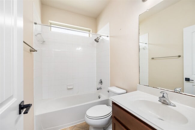 Building Photo - 9420 Savannah Holly Dr