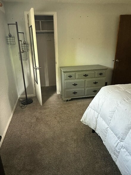 Building Photo - 3634 Alpine Pl