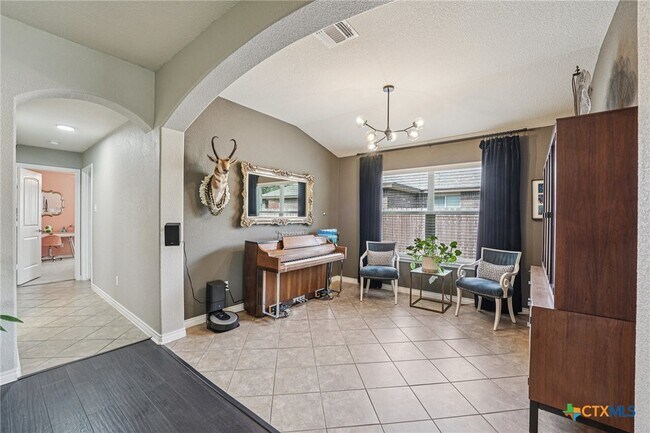 Building Photo - 3303 Vineyard Trail