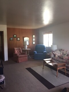 Building Photo - Large Three bedroom two bath home walking distance to downtown Monterey, DLI, MIIS and the Warf