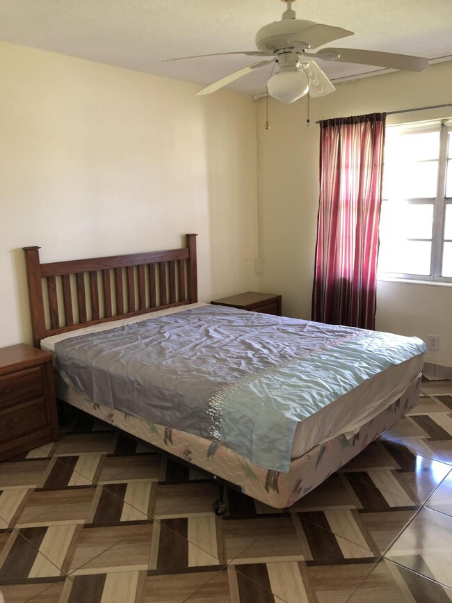 Building Photo - 23 Coventry A