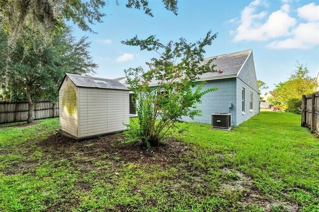 Building Photo - 427 Chicago Woods Cir