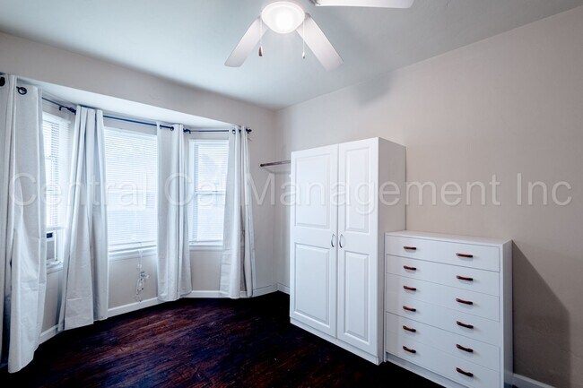 Building Photo - 2 Bedroom/1 Bath Home - $1795 Per Month!