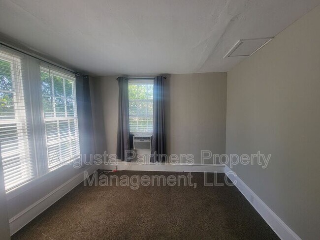 Building Photo - 1330 Wingfield St