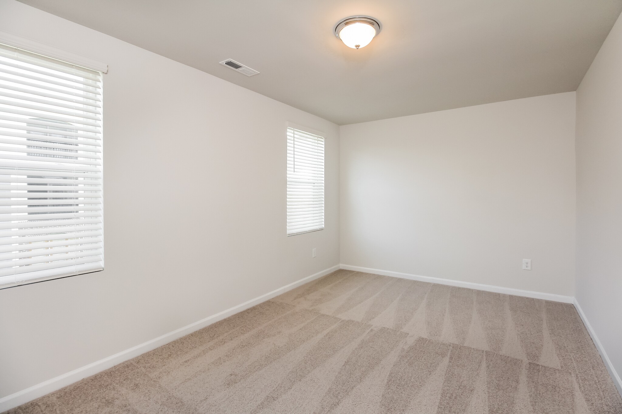 Building Photo - 7271 Bellacroft Dr