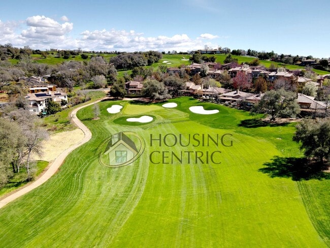 Building Photo - Executive Gated Serrano Golf-Course Home with Views of the 16th Hole!