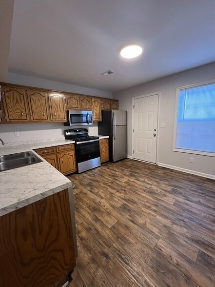 Building Photo - 124 Ballygar St