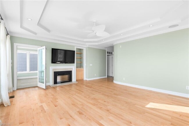 Building Photo - 882 W Ocean View Ave