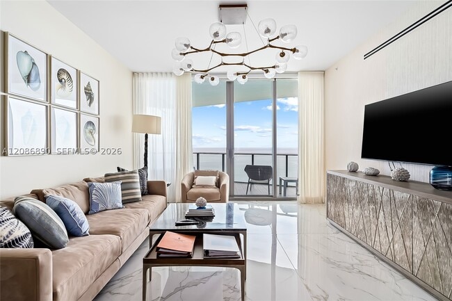 Building Photo - 15701 Collins Ave
