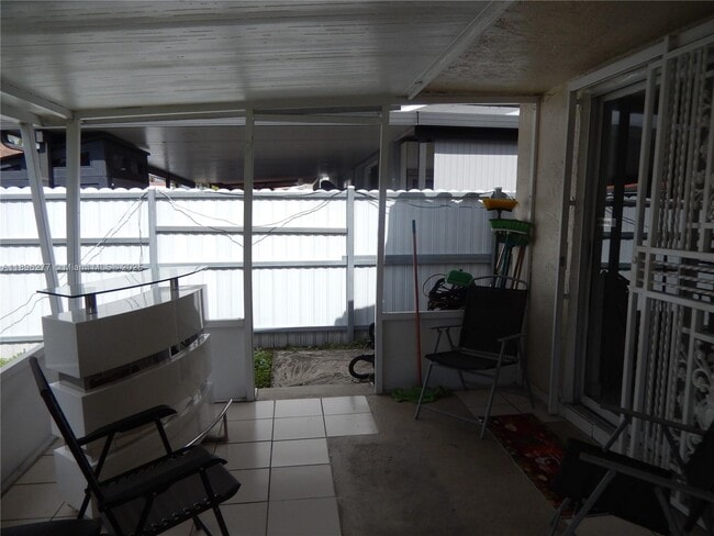 Building Photo - 11400 NW 87th Ct