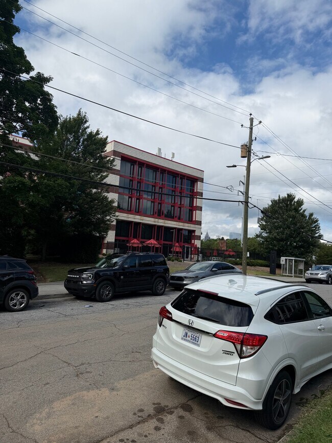 Building Photo - 792 Parsons St SW
