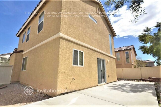 Building Photo - 8271 Amphora St