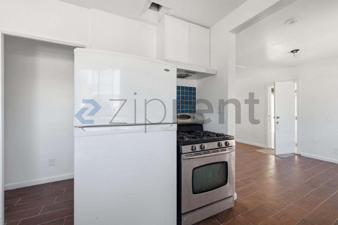 Building Photo - 267 N Macy St