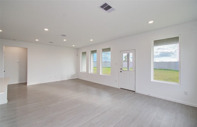 Building Photo - 26503 Foxtail Fern Dr