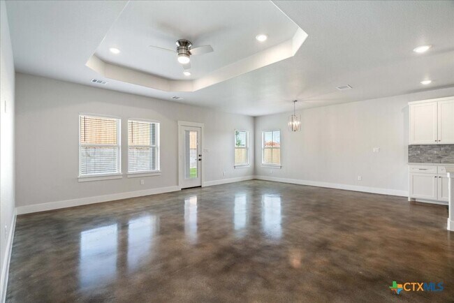 Building Photo - 223 Timberline Dr