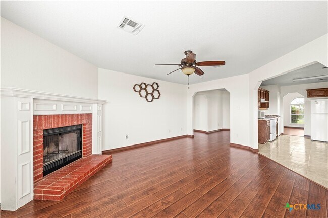 Building Photo - 1706 Bristol Dr