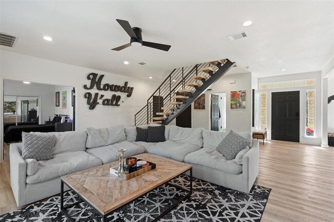 Building Photo - 310 Saddle Blanket Dr