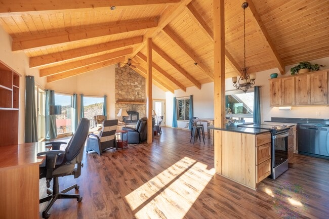 Building Photo - 3529 N Pagosa Blvd