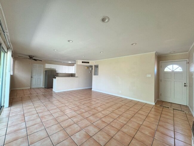 Building Photo - South Scottsdale huge corner lot 3 bedroom...