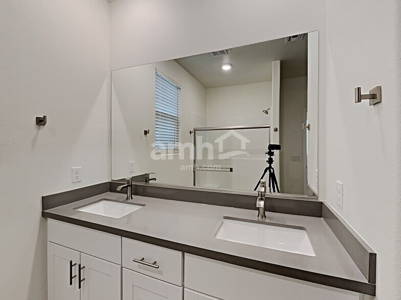 Building Photo - 5615 Lighting Hope Ct