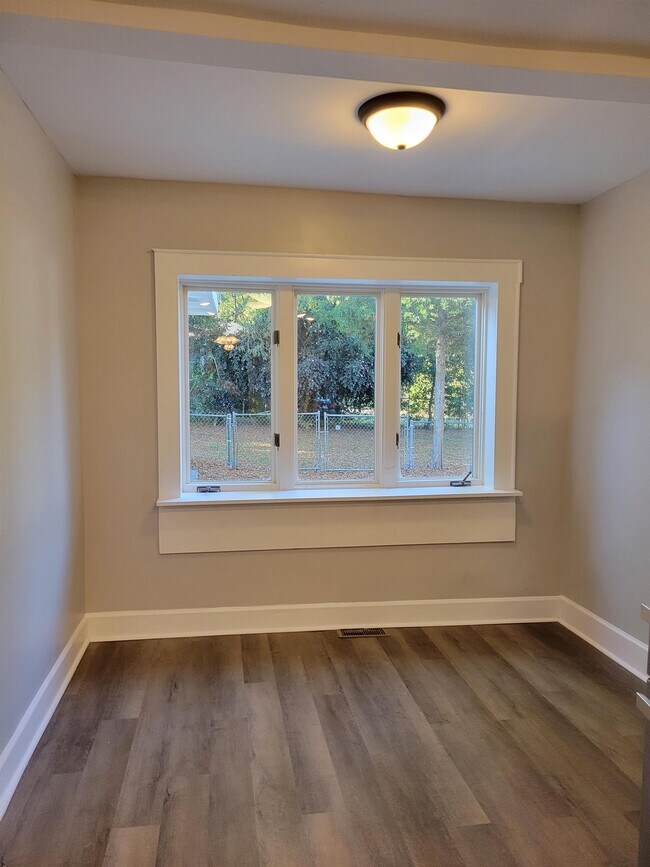 Building Photo - 1372 Creech Dr