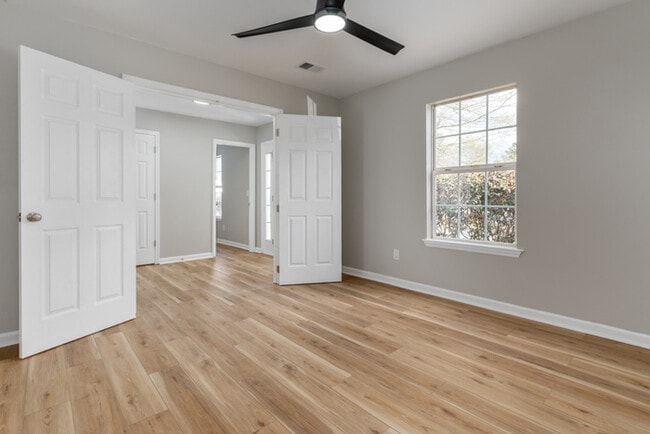 Building Photo - 1021 Aderley Oak Dr