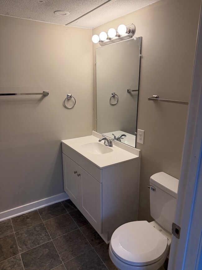 Building Photo - 105 Langford Dr