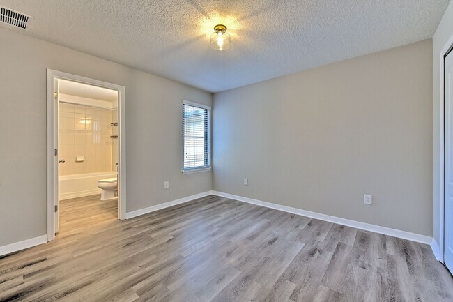 Building Photo - 5116 Bay Isle Cir