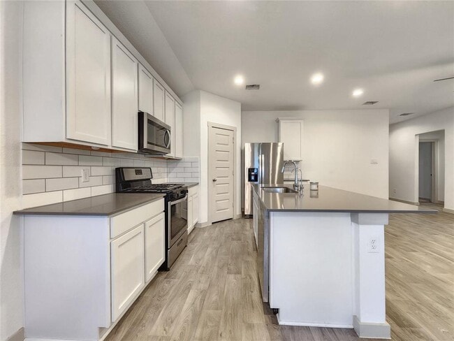 Building Photo - 14503 Rain Tree Dr