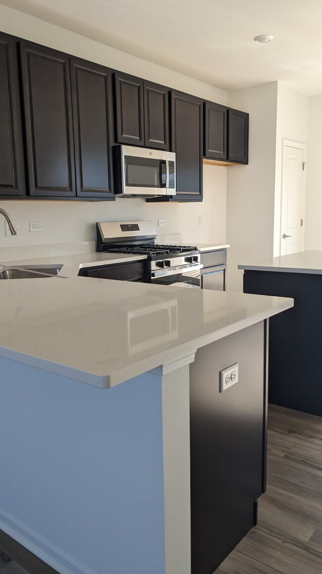 Building Photo - 12383 Tinsley St