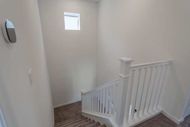 Building Photo - Five Points 3 Bedroom Home in Valencia!
