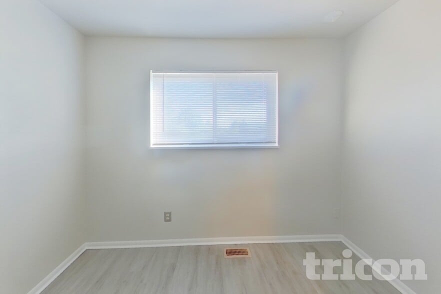 Building Photo - 1338 Mears Dr