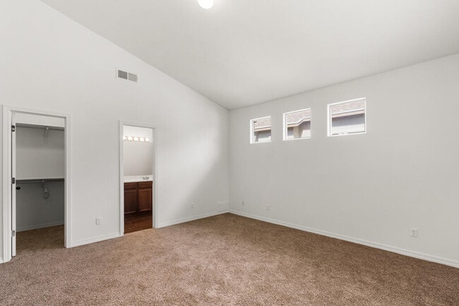 Building Photo - 14242 John Scagno