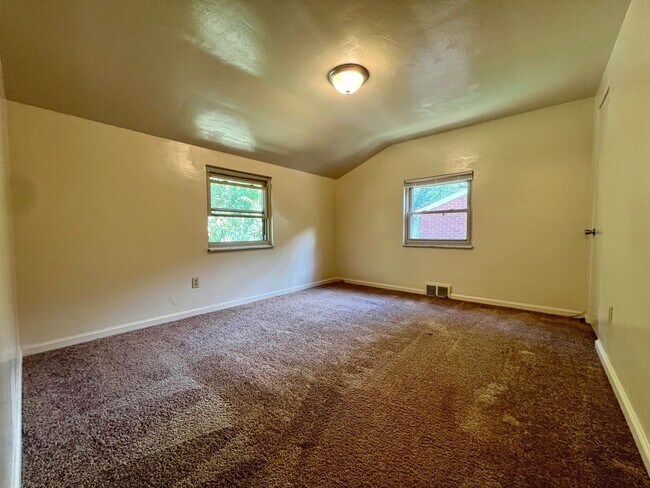 Building Photo - 918 Sleepy Hollow Rd