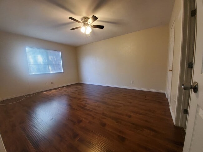 Building Photo - Welcome to this 3-Bedroom, 2-Bathroom Dupl...