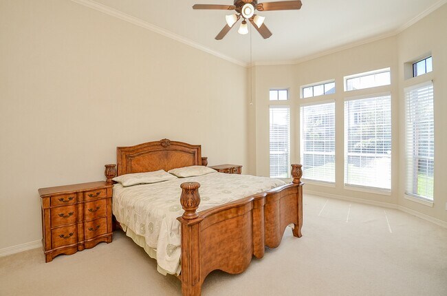 Building Photo - 7934 Woodcrest Ct