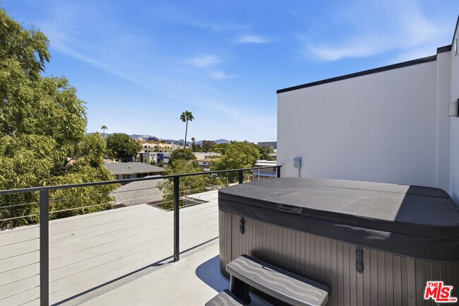 Building Photo - 1159 N Formosa Ave