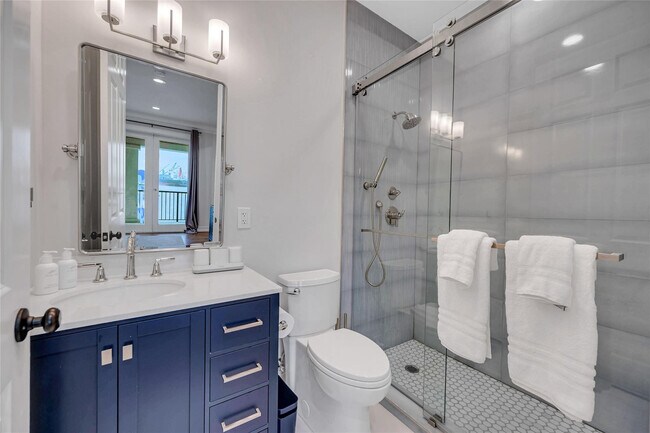 Building Photo - 1949 Harbourview Dr