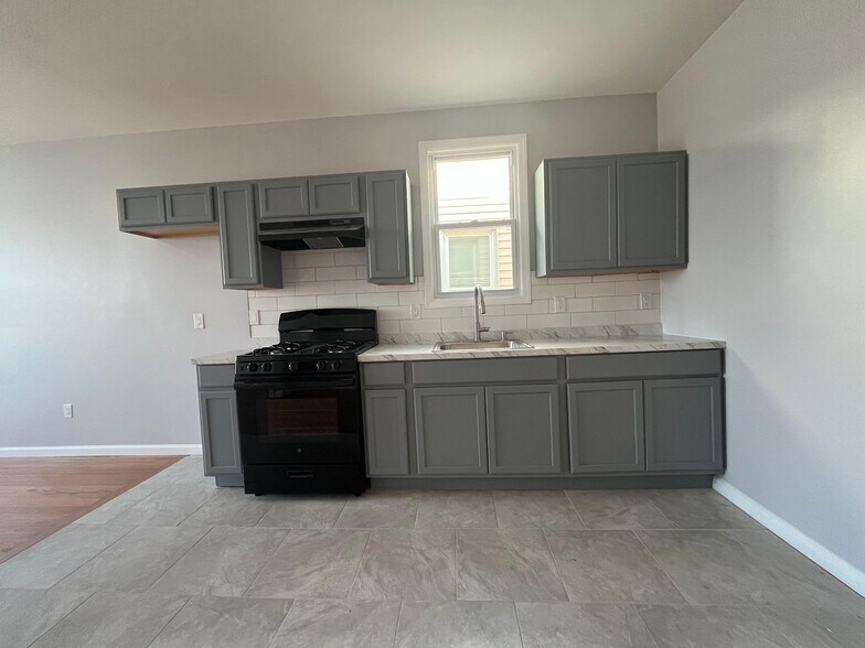 Building Photo - 154 Terhune Ave