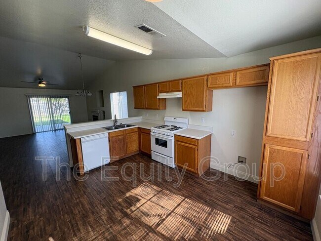 Building Photo - 4300 E Feemster Ave