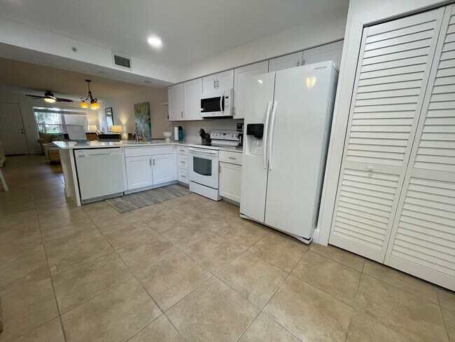 Building Photo - 28940 Bermuda Pointe Cir