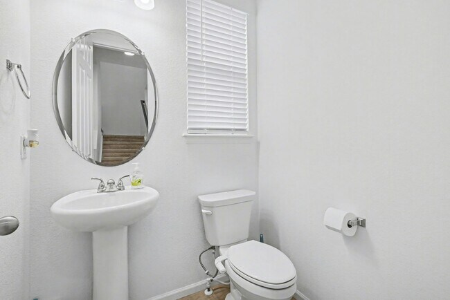 Building Photo - 8731 Snake River St